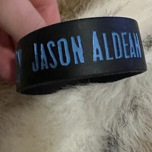 2011 Jason Aldean concert rubber bracelet
